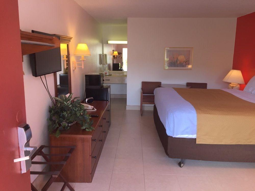 Econo Lodge North Норт-Форт-Майерс Экстерьер фото