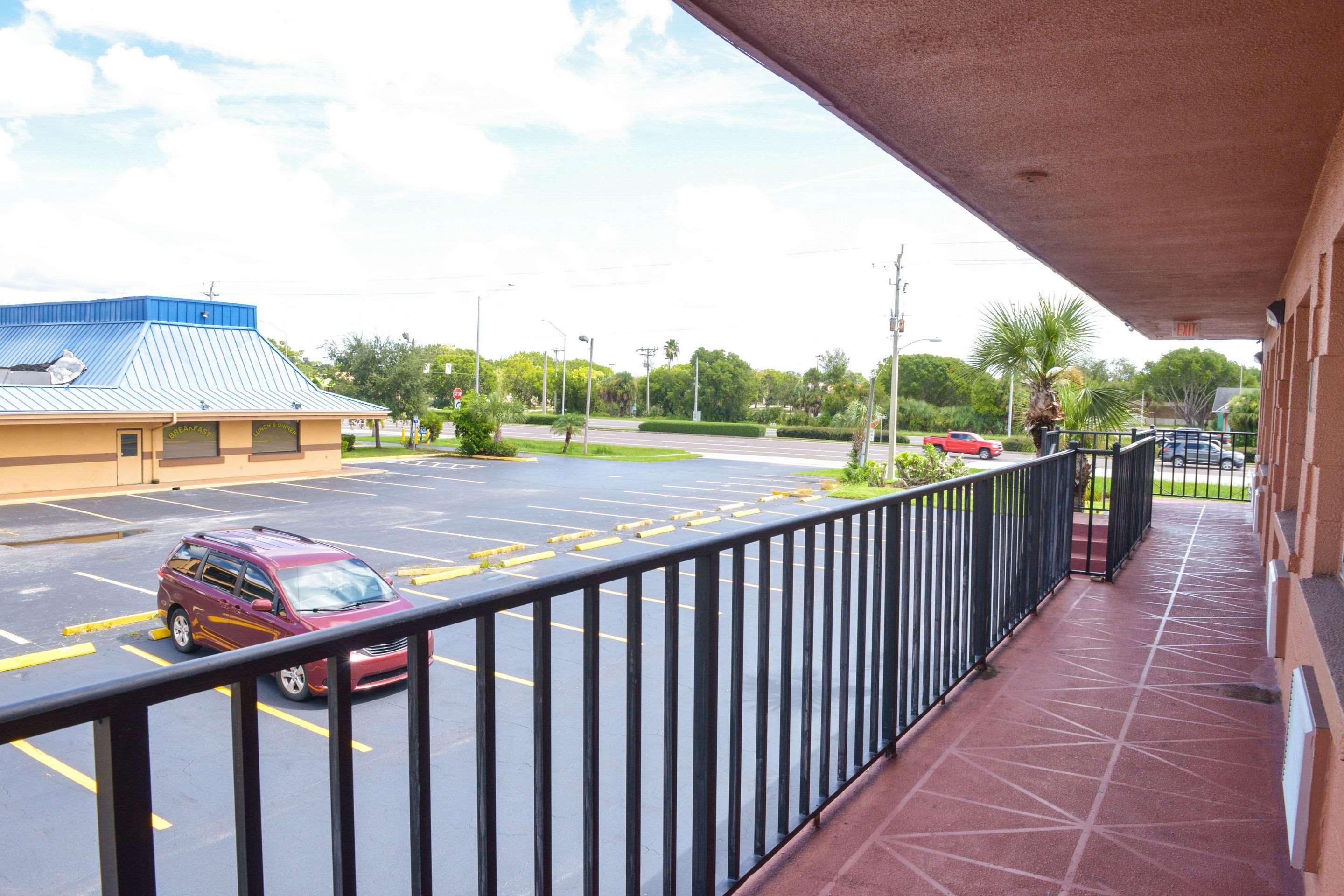 Econo Lodge North Норт-Форт-Майерс Экстерьер фото