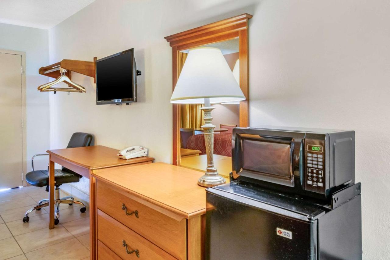 Econo Lodge North Норт-Форт-Майерс Экстерьер фото