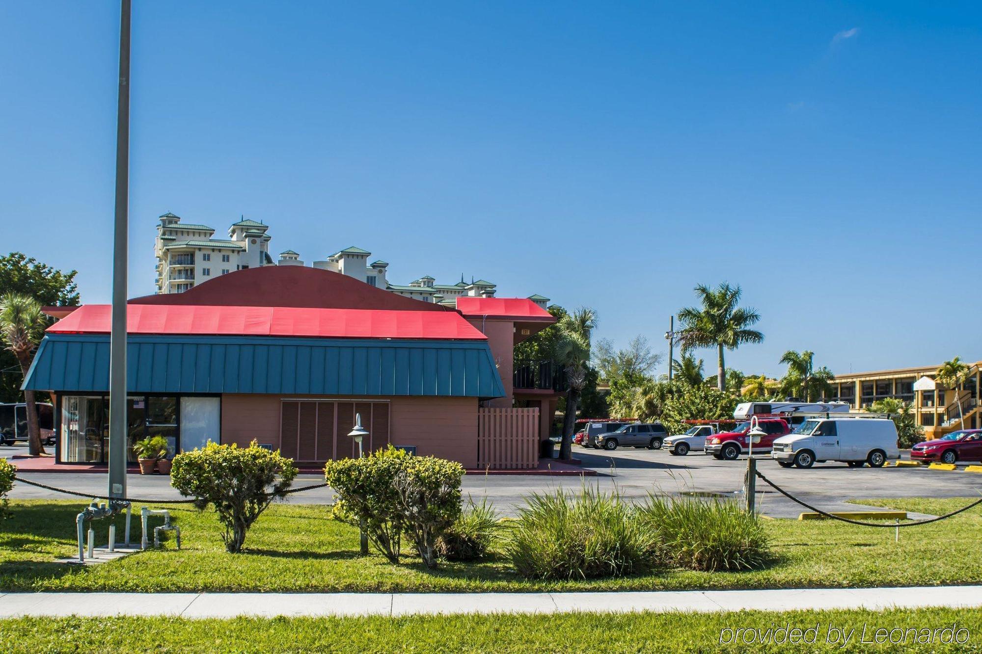 Econo Lodge North Норт-Форт-Майерс Экстерьер фото